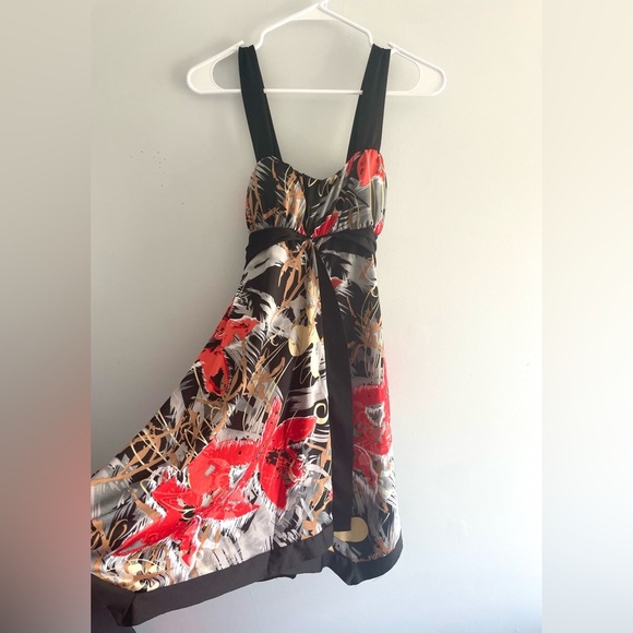 Y2K Flowy Dress with Abstract Print - Picture 6 of 7